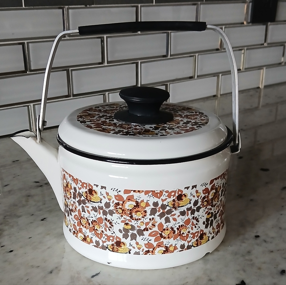 VINTAGE 1970's Retro Enamel Ware Teapot Kettle Brown & Gold Floral